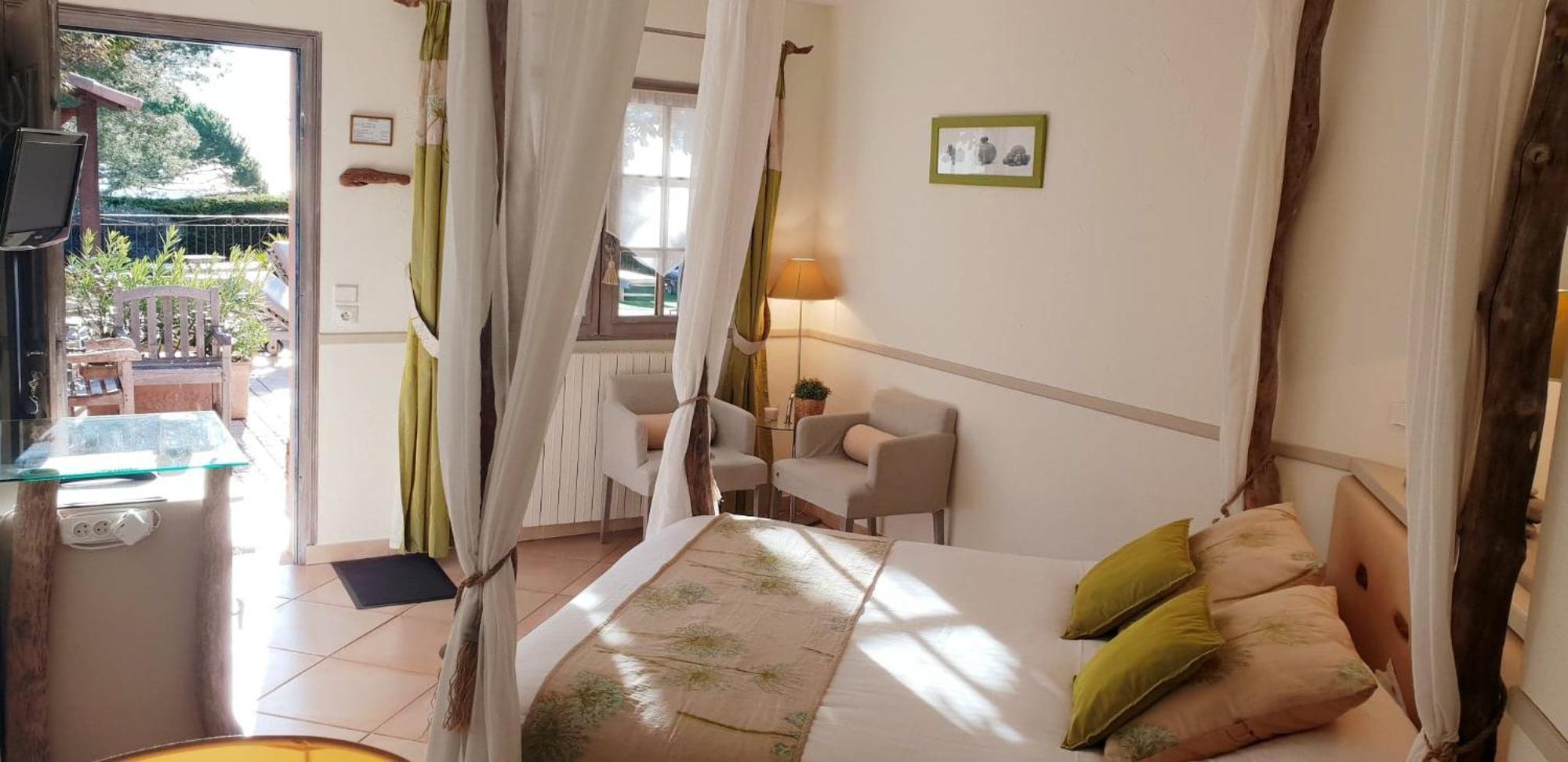 Le Mas Des Cigales Tourrettes-sur-Loup Bagian luar foto